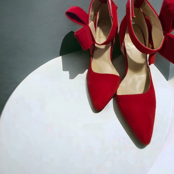 Ji Mei, Size 9.5, Red - Picture 6 of 8